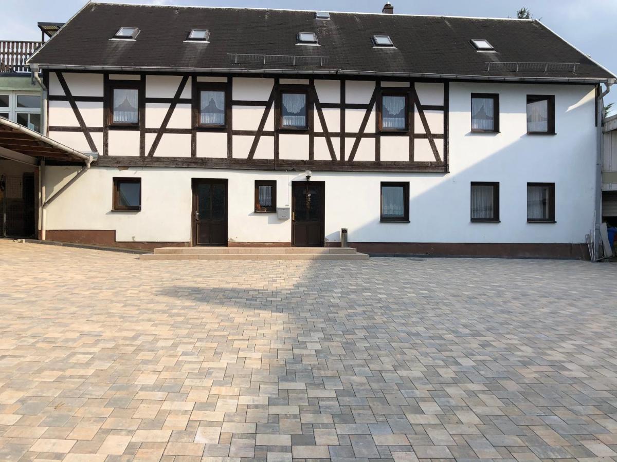 Pension & Gaststaette Bauernstube Heinsdorfergrund エクステリア 写真